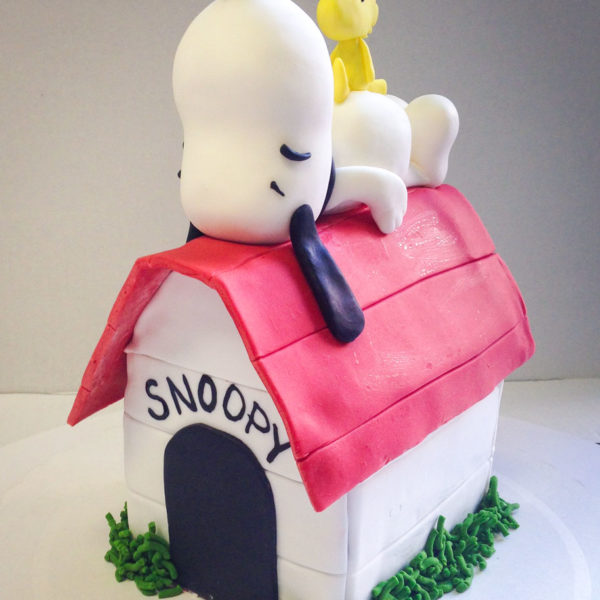 Snoopy Cake